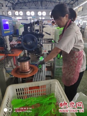 劉小寧:返鄉創業開工廠 小產品走上大舞臺